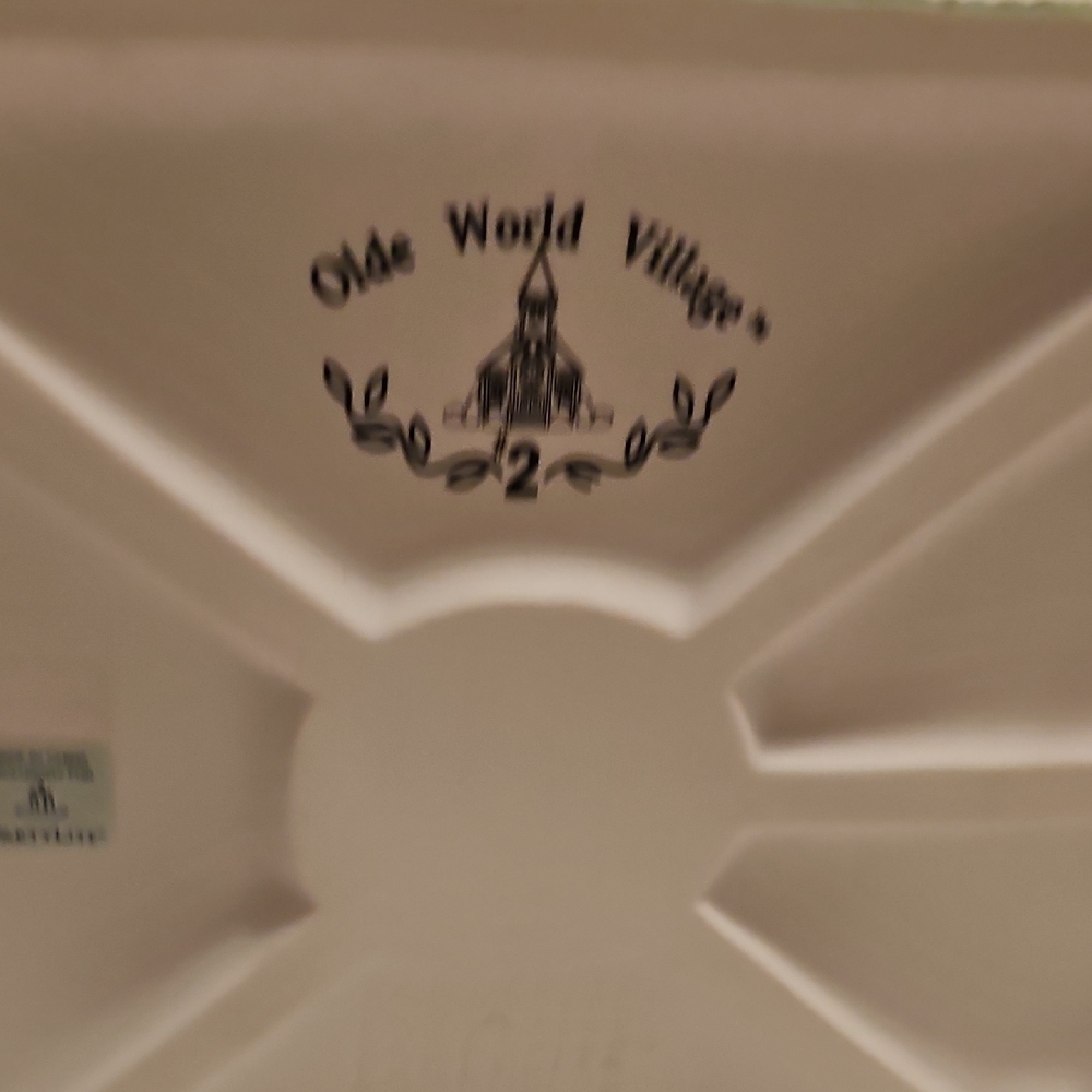 PartyLite Olde World Church Tealight Village House - Picture 10 of 13